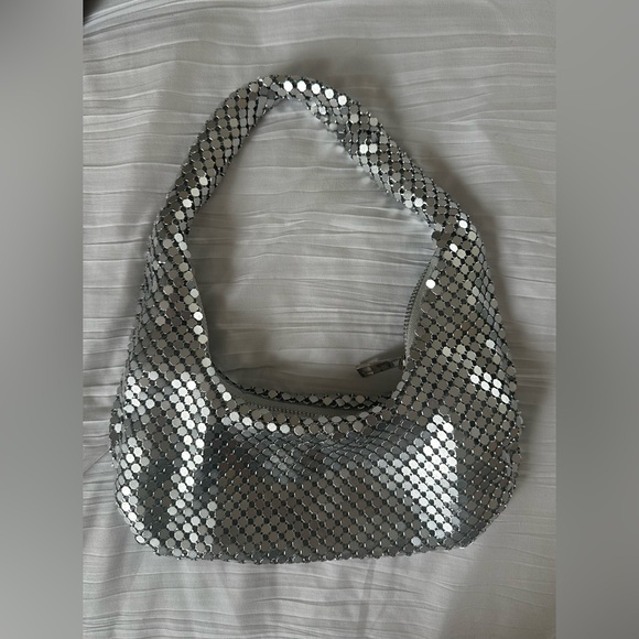 Princess Polly Silver Shoulder Bag - Picture 2 of 2